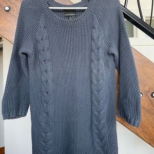 Navy Blue Knit Sweater w/ 3/4 Length Sleeves Button Detail on Back